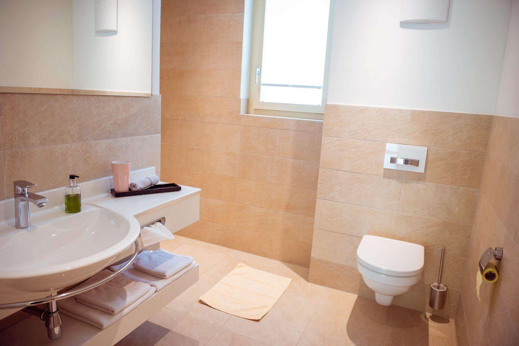 Hotel Weinstube Nendeln Ngoại thất bức ảnh