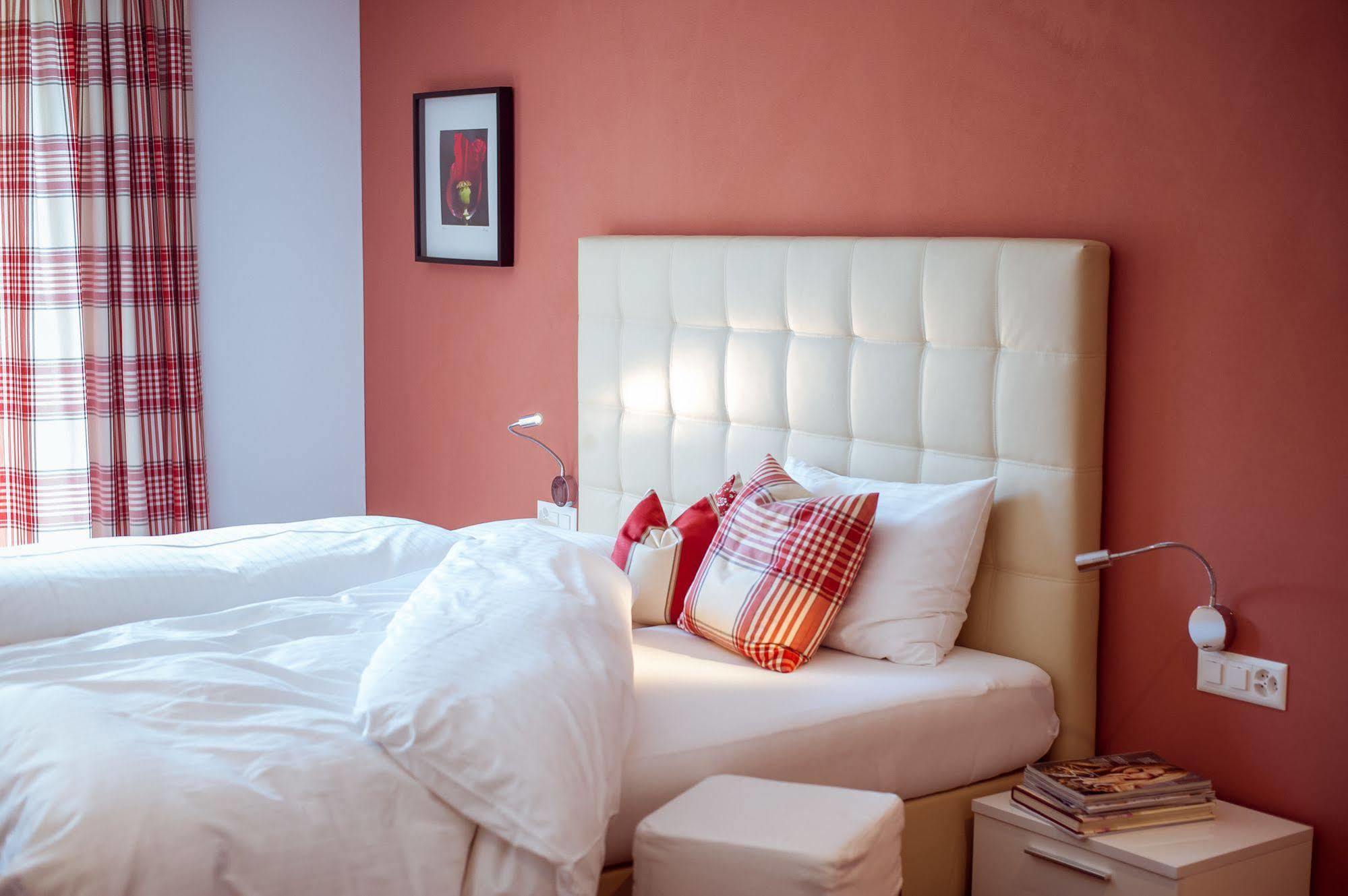 Hotel Weinstube Nendeln Ngoại thất bức ảnh